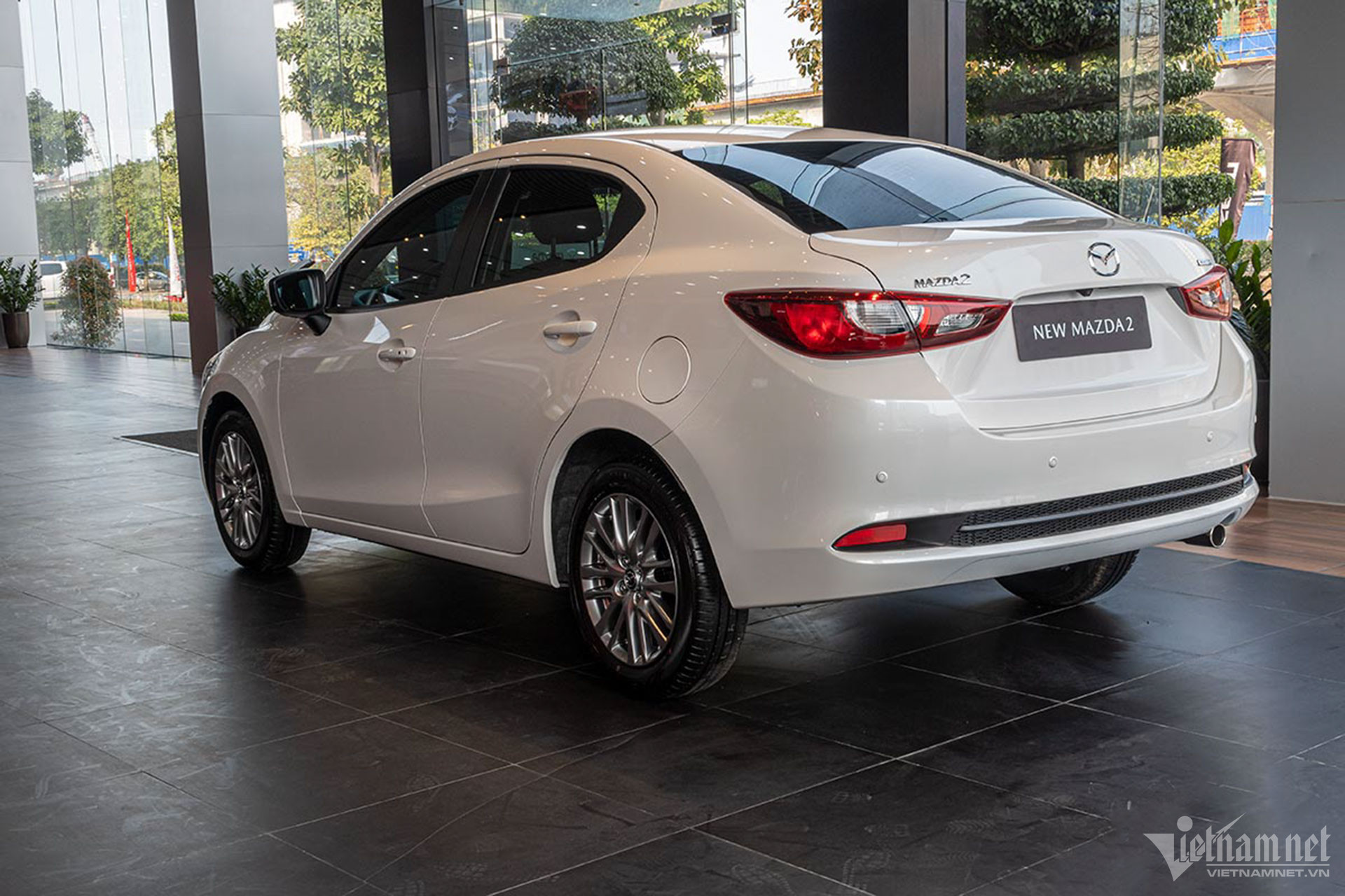 Vài năm trở lại đây, xe ô tô màu trắng đã trở thành xu hướng lựa chọn của nhiều khách hàng Việt. Ảnh: Ngô Minh