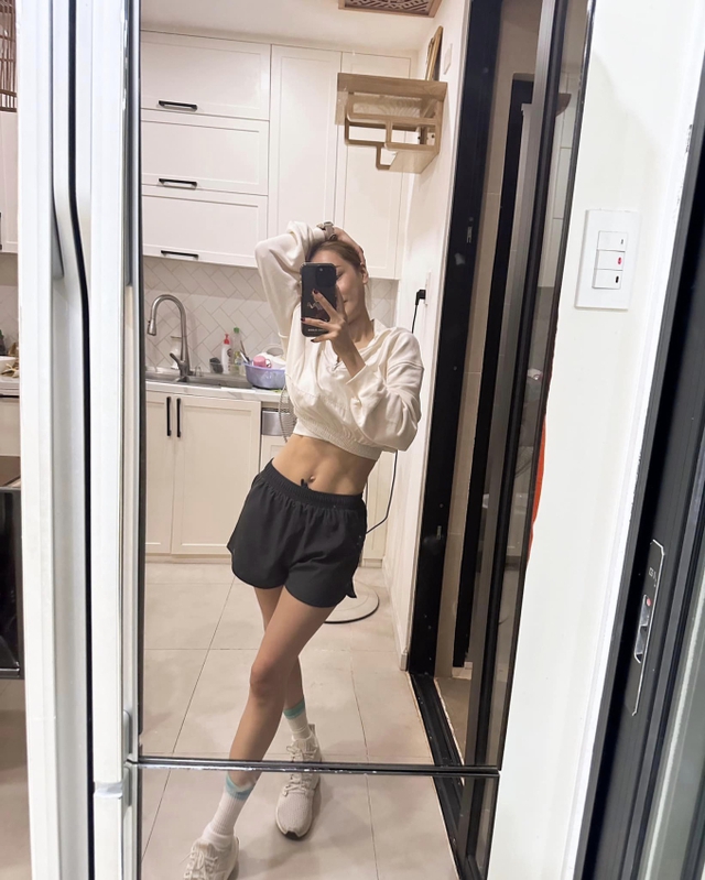 Nhã Phương nổi tiếng là người đẹp chăm chỉ luyện tập thể dục thể thao nhất nhì trong showbiz Việt