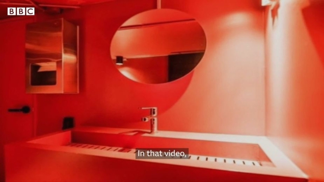 Phòng tắm màu đỏ - Nơi các khách hàng nữ bị chuốc thuốc, bị cưỡng hiếp và bị quay video đăng tải trên web khiêu dâm