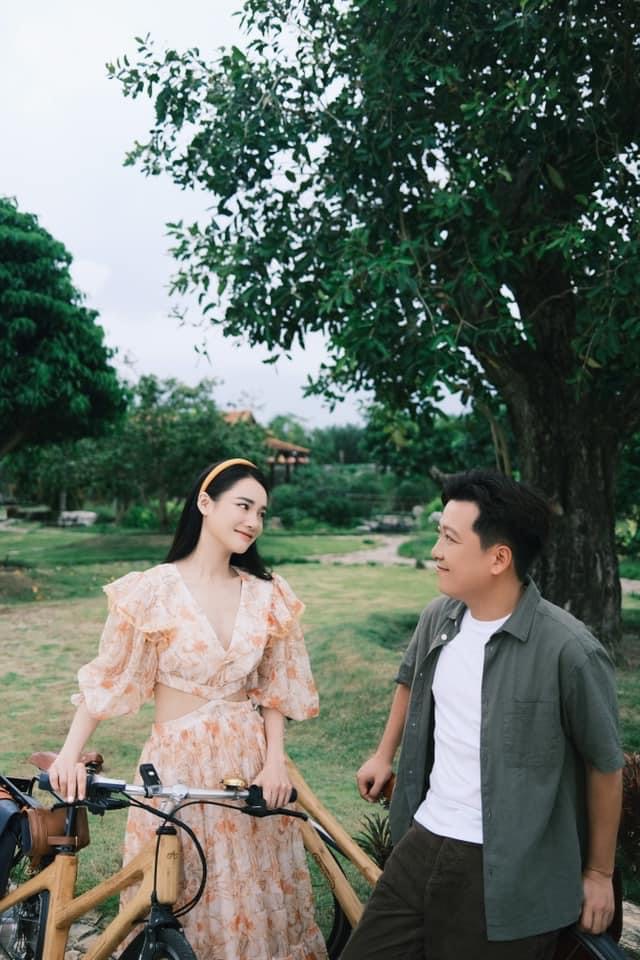 Trường Giang luôn quan tâm, chăm sóc tới gia đình nhỏ của mình bên cạnh công việc hoạt động nghệ thuật