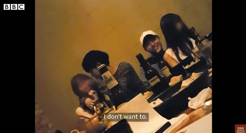 BBC công bố clip ghi lại khoảnh khắc Jung Joon Young và Choi Jong Hoon ép rượu phụ nữ trong một quán ăn