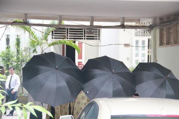 Ngày trọng đại của cả hai có đội ngũ an ninh dày đặc, các thông tin hay hình ảnh đều được bảo mật vô cùng nghiêm ngặt