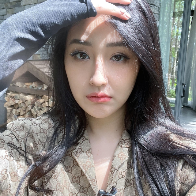 Mai Phương Thúy xuất hiện tại địa điểm diễn ra đám cưới Midu vào hôm 7/5, cô còn chia sẻ: 