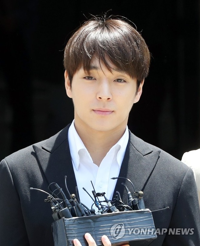 Goo Hara thuyết phục Choi Jong Hoon cung cấp thông tin vụ bê bối