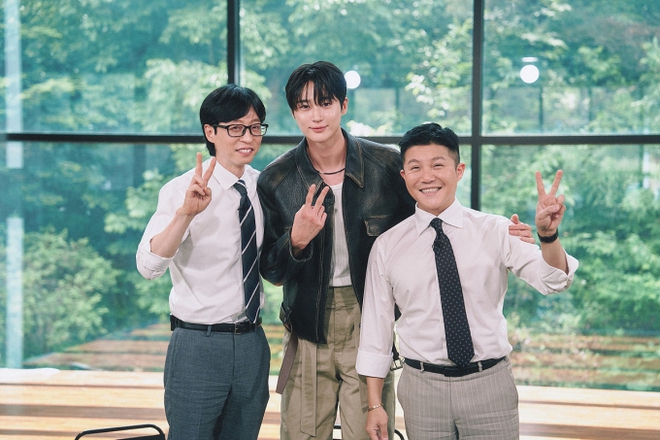 Yoo Jae Suk là MC chính của chương trình talkshow nổi tiếng mà nhiều nghệ sĩ đình đám luôn muốn góp mặt 