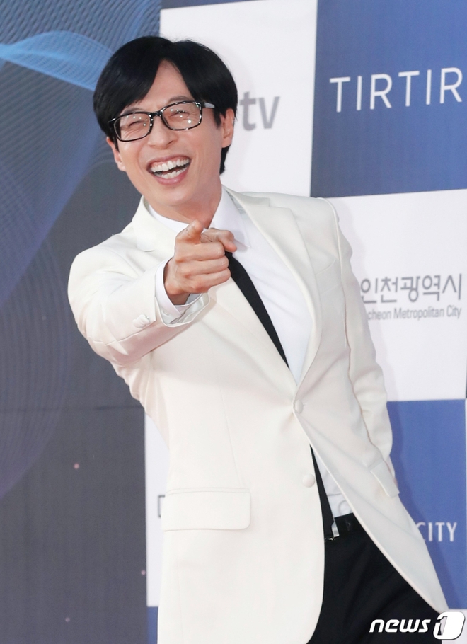 Giàu có nổi tiếng là vậy nhưng gia đình Yoo Jae Suk từng ở nhà thuê suốt 15 năm