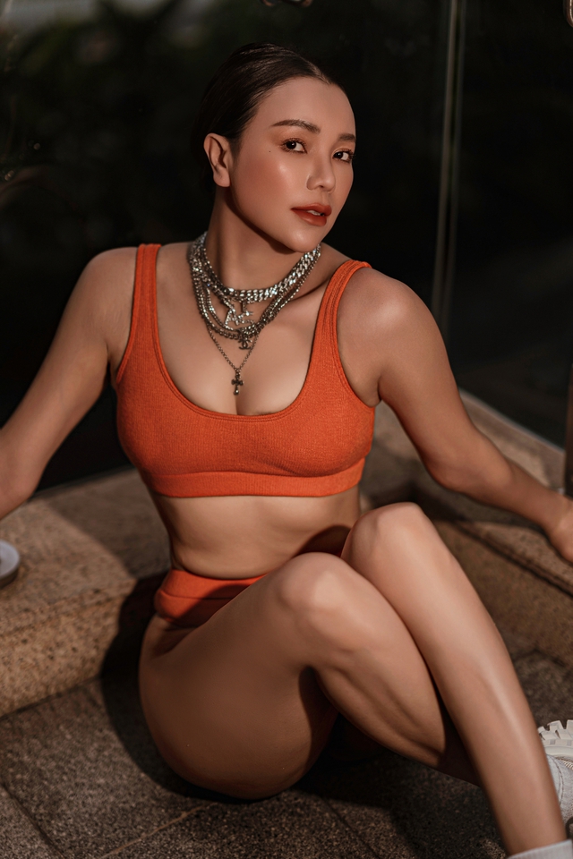 Trà Ngọc Hằng cũng lấn sân sang lĩnh vực điện ảnh và ca hát. Cô được khán giả yêu thích bởi nhan sắc quyến rũ và sự đa tài.