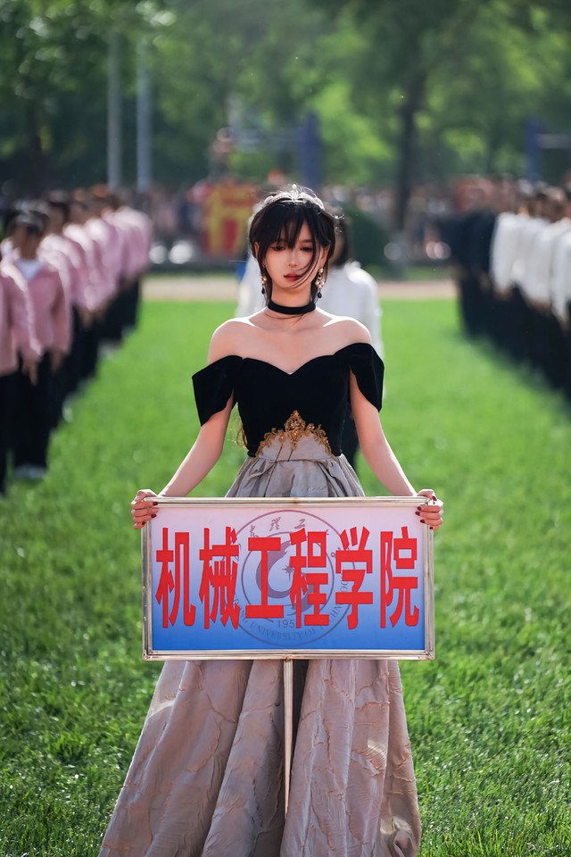 Bức ảnh đang được netizen Trung Quốc truyền tay nhau