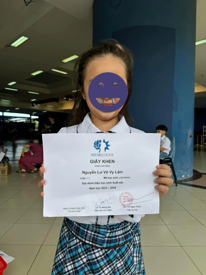 Anh bày tỏ sự tự hào khi nhóc tỳ đạt được thành tích học tập tốt trên trường