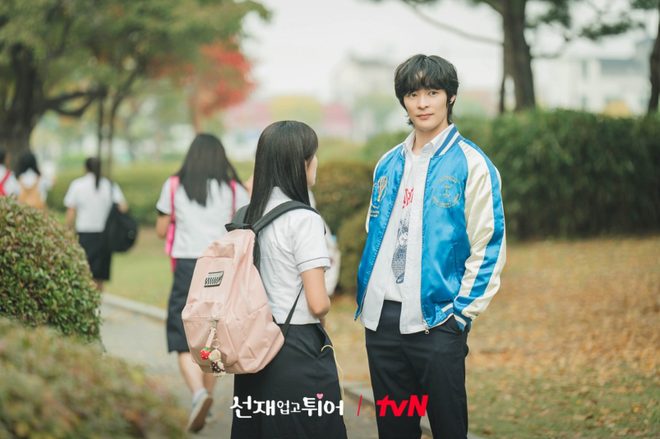 Ở dòng thời gian trước, Tae Sung yêu thầm Sol, ở dòng thời gian này, Tae Sung lại là người ra tay hạ gục tay sát nhân, để Sol và Seon Jae có thể hạnh phúc bên nhau