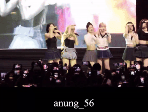 Nhạc có tắt cũng không làm khó được NMIXX