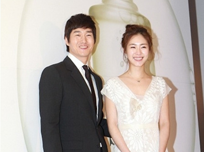 Ngay cả Yoo Ji Tae - người cao 1m88 trông cũng khá bất ổn khi đứng cạnh Lee Yeon Hee