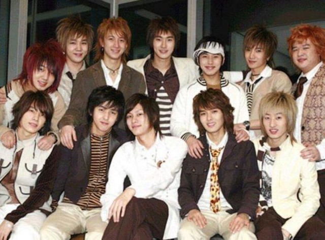 Ban đầu, Super Junior 05 ra mắt với 12 thành viên