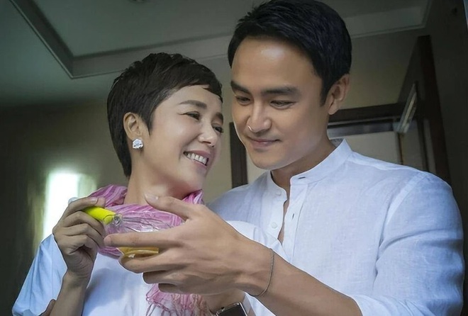 Câu chuyện tình của họ bị chê sến. Phim trở thành tác phẩm dở nhất năm 2023.