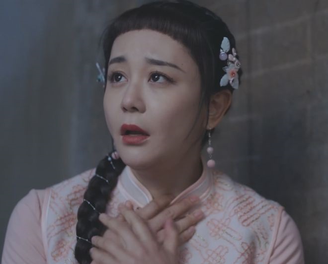 Nữ chính do Hải Lục đóng vừa già, vừa diễn xuất khoa trương.