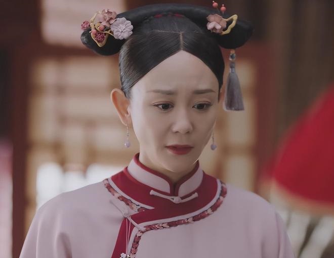 Phim có trang phục, bối cảnh, nghi thức lẫn lộn giữa hiện đại và cổ đại khiến người xem khó chịu.