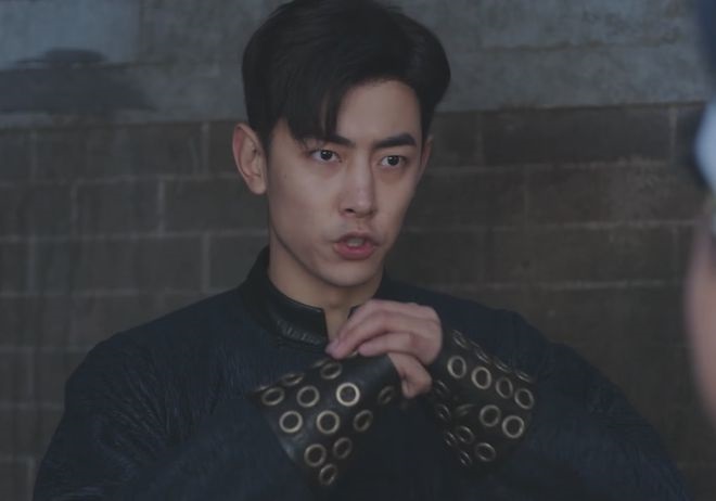 Kỷ Lăng Trần xuất thân là người mẫu, hiện tại diễn xuất của anh vẫn bị đánh giá tệ.