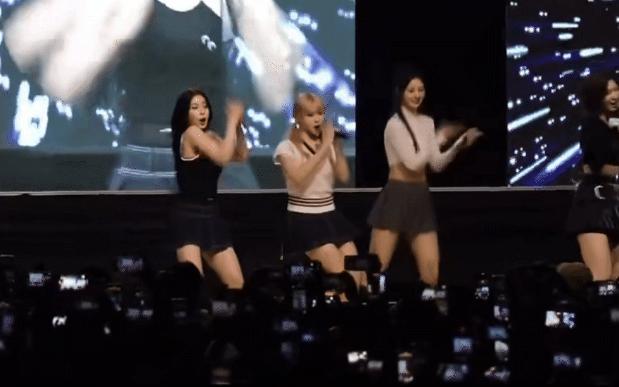 JYP thừa nhận đã dàn dựng sự cố âm thanh cho NMIXX nhưng không chia sẻ điều này với các thành viên để tạo bầu không khí cho lễ hội