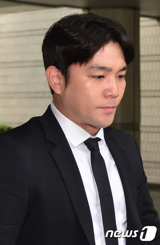 Liên hoàn scandal khiến con đường trở thành idol của Kangin bị chấm dứt