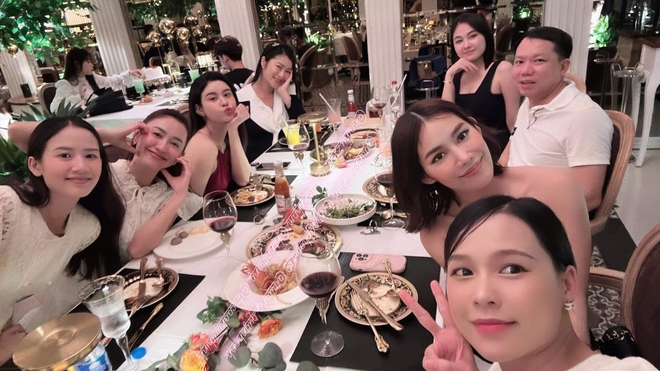 Thanh Trúc đã tổ chức tiệc chia tay hội bạn sao Việt để chuẩn bị 