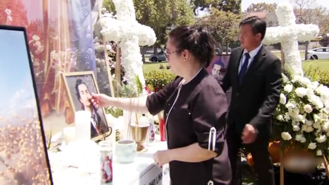 Nhiều nghệ sĩ đã đến đưa tiễn Đức Tiến đoạn đường cuối. Họ rưng rưng nước mắt khi tới chào người đồng nghiệp