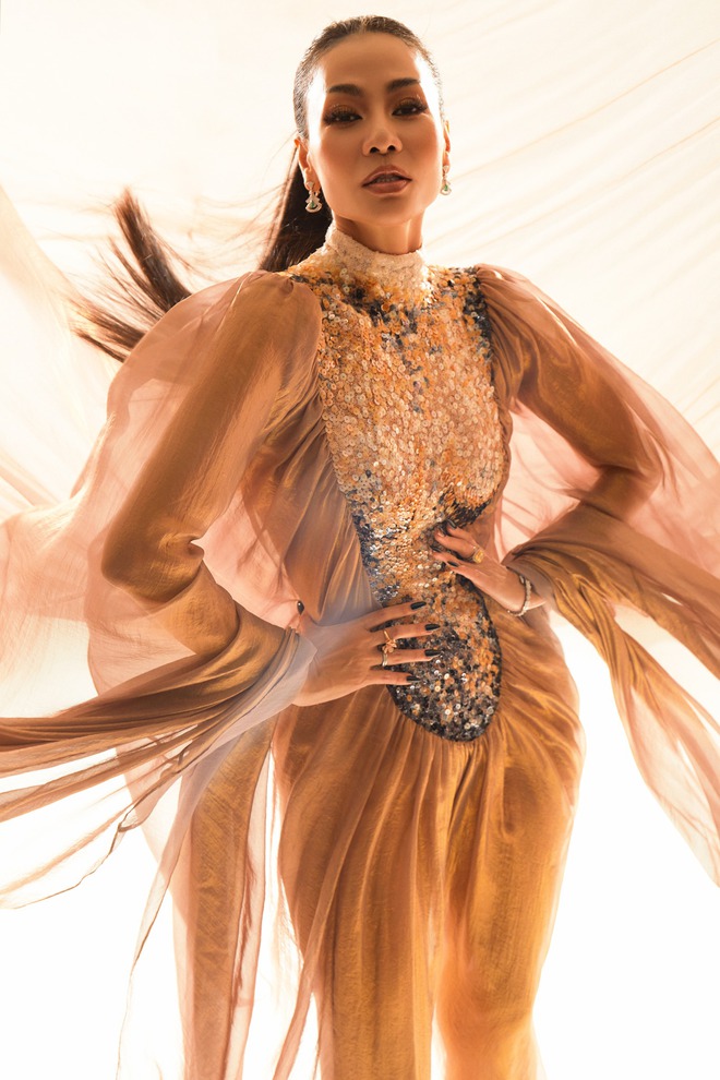 Thu Minh được đánh giá là nữ ca sĩ có giọng ca rất nội lực và tạo ấn tượng với đông đảo khán giả