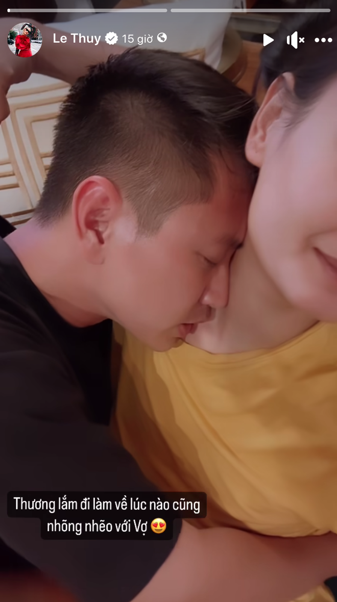 Cả hai vẫn luôn đồng hành, sẻ chia mọi điều trong cuộc sống với nhau