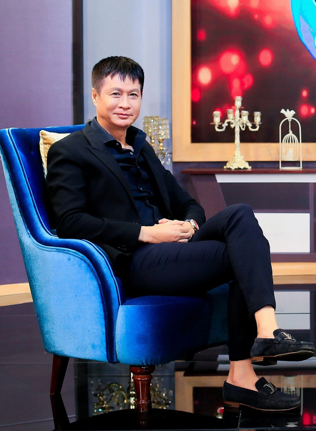 Đạo diễn Lê Hoàng.