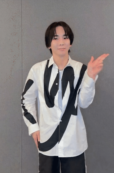 Biểu cảm gây sốt của Key