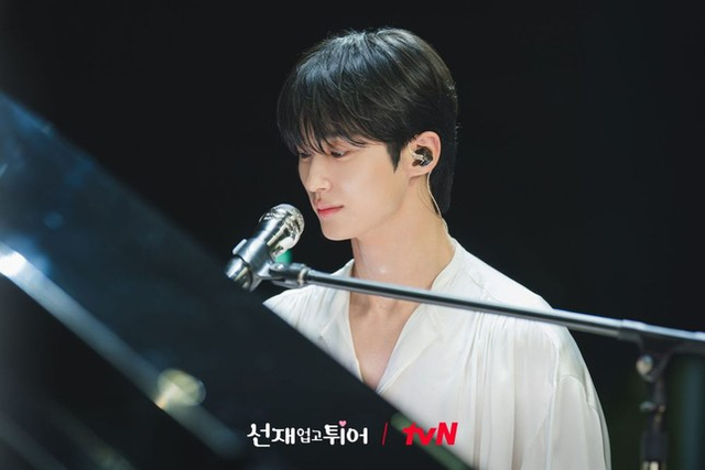 Byeon Woo Seok đang trở thành tâm điểm chú ý sau bộ phim Cõng Anh Mà Chạy