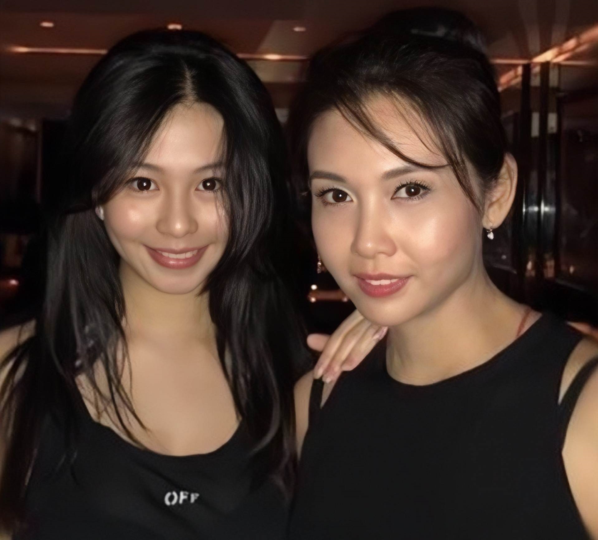 Khâu Thục Trinh và con gái Thẩm Nguyệt.