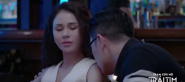 An Nhiên bị Việt gạ gẫm khi Nghĩa ngồi tù.