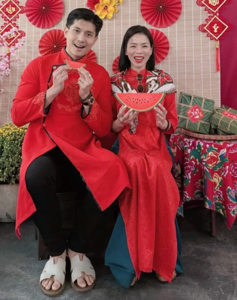 Sau khi công khai chuyện hẹn hò từ cuối năm 2020, cặp đôi Lệ Quyên và Lâm Bảo Châu luôn nhận được sự quan tâm của công chúng