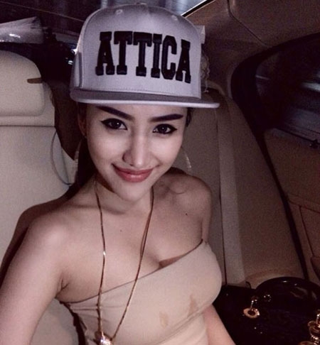 Meo Meo từng được mệnh danh là hot girl số 1 Sài thành. Cô gây ấn tượng với hình ảnh chị đại sexy khiến người ta khó rời mắt