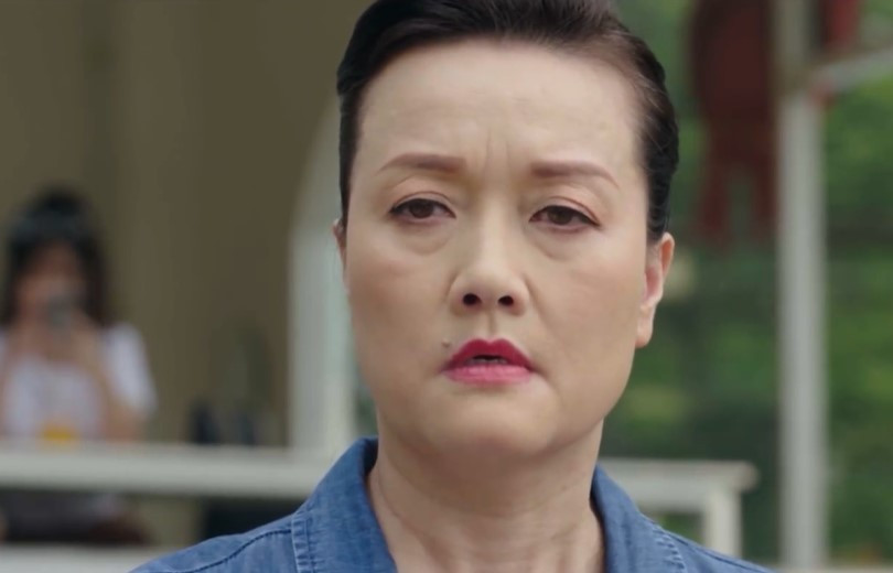 Bà Thư bàng hoàng nghe tin cháu gái mắc bệnh hiểm nghèo.