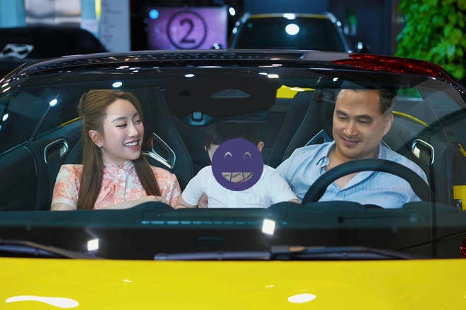 Chi Bảo đã tặng cho Lý Thuỳ Chang hai chiếc xe ô tô giá trị trong ngày sinh nhật