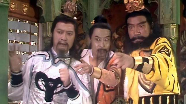 Tập phim Đấu pháp hàng tam quái được khán giả yêu thích.