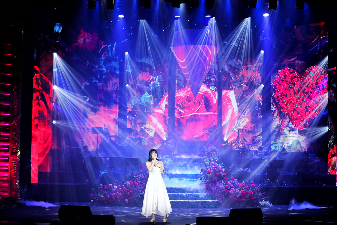 Orange trên sân khấu. 