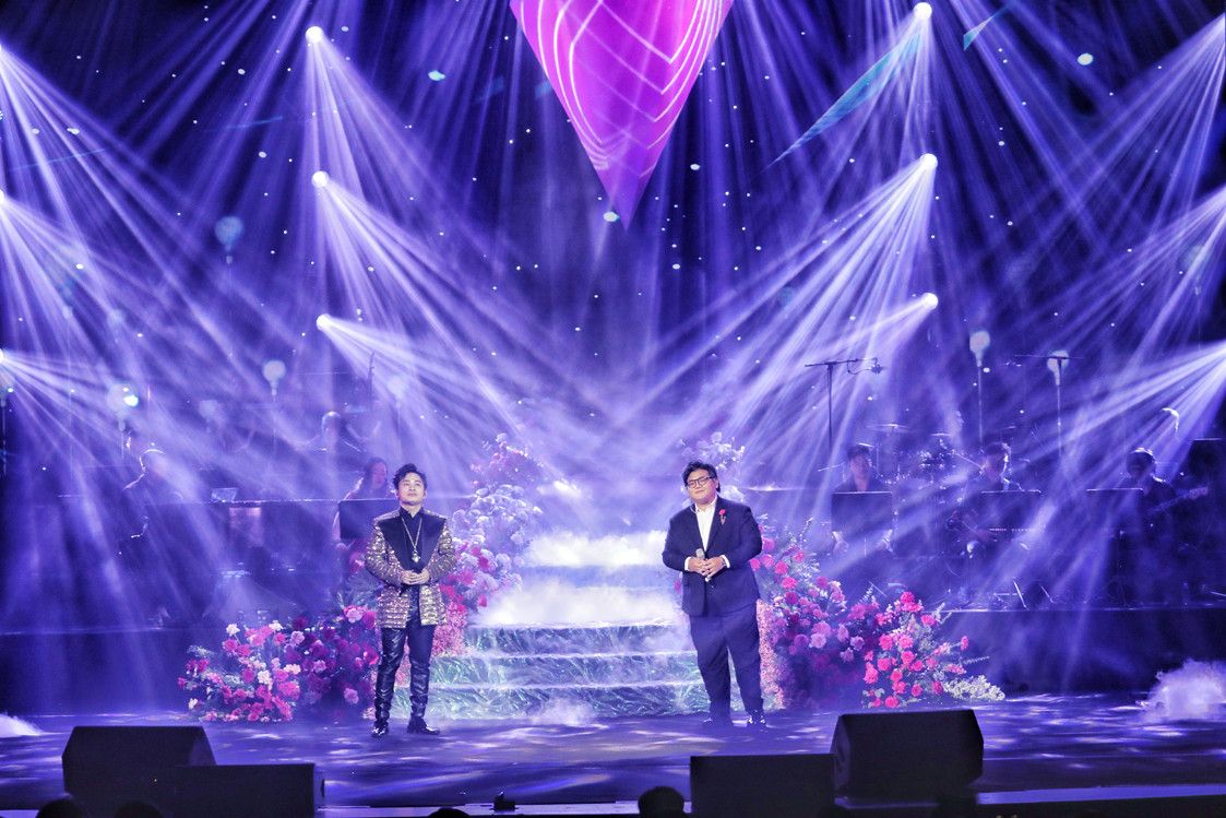 Ôn Vĩnh Quang lo lắng khi song ca với Tùng Dương. 