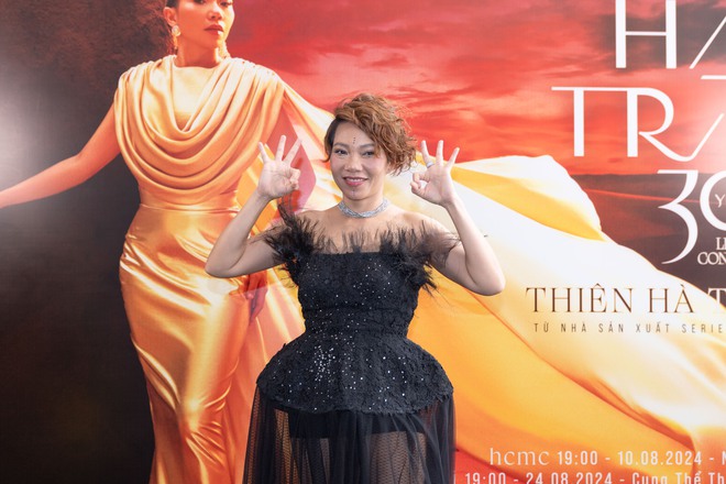 Diva Hà Trần trong họp báo