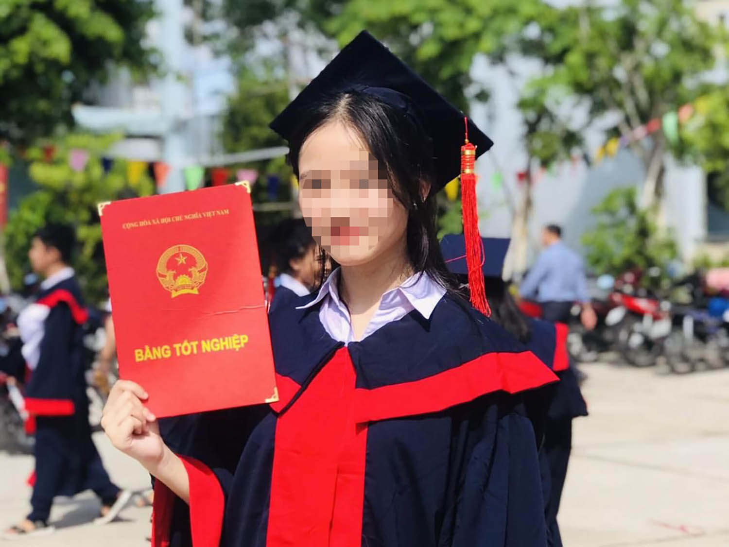 Mẹ nữ sinh đăng hình ảnh con gái cùng thông tin đi thi tuyển sinh vào lớp 10 nhưng không thấy về nhà. Ảnh chụp màn hình