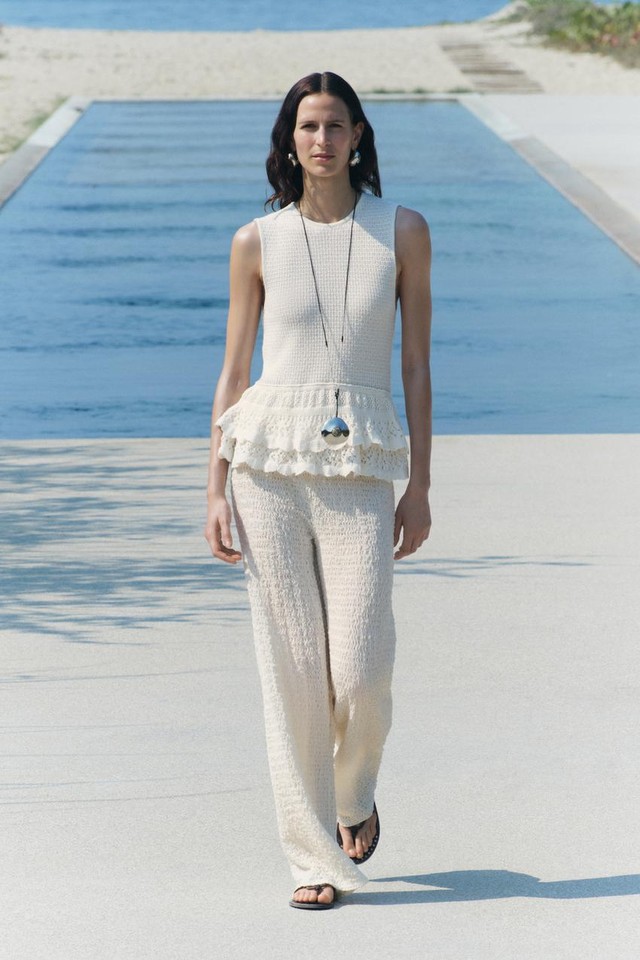 Nơi mua: Áo peplum phối len móc - Giá: 799.00đ