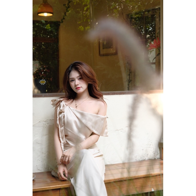 Nơi mua: Áo trễ vai thắt nơ lụa - Giá: 250.000đ