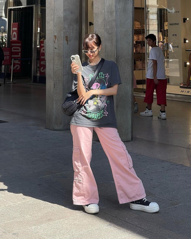 Một item basic nữa mà nữ ca sĩ cũng rất chăm 