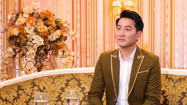 Ca sĩ Nguyễn Phi Hùng trong chương trình Đời nghệ sĩ.