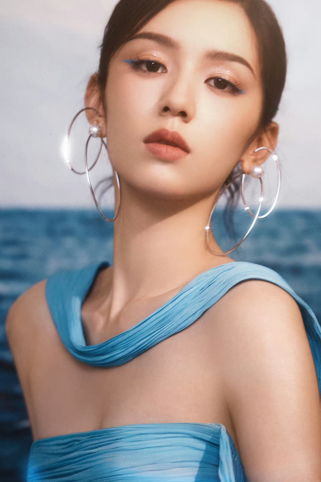 Châu Dã hiện hứng chỉ trích dữ dội từ công chúng