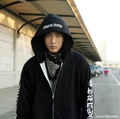 Nam producer xác nhận đang thảo luận hợp đồng độc quyền với Rosé