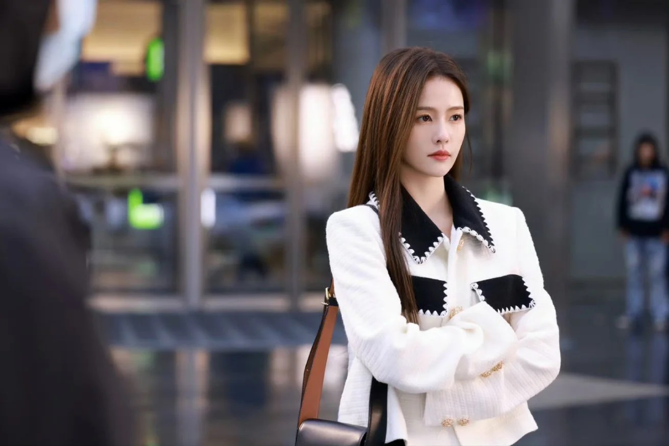 Bạch Lộc là nạn nhân để Lưu Diệc Phi tung hô nhan sắc của mình.