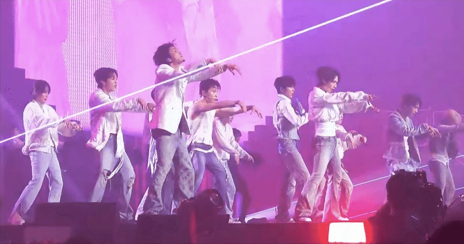 SEVENTEEN kết show với Maestro cực hoành tráng