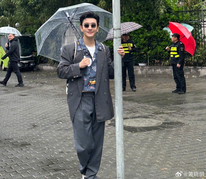 Tuy nhiên, khi cần thiết anh vẫn tăng giảm hàng chục kg để phục vụ vai diễn.